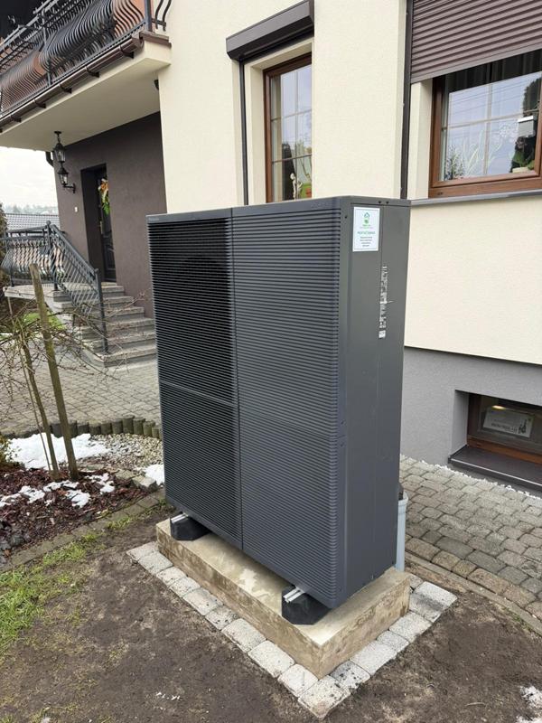 montaż pompy ciepła firmy Panasonic serii Aquarea L - Tworóg